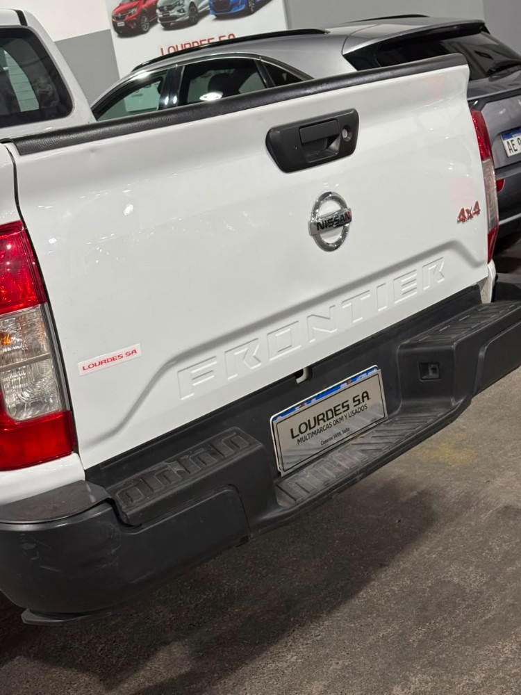 Nissan FRONTIER S 4x4 D/C MT — foto 8